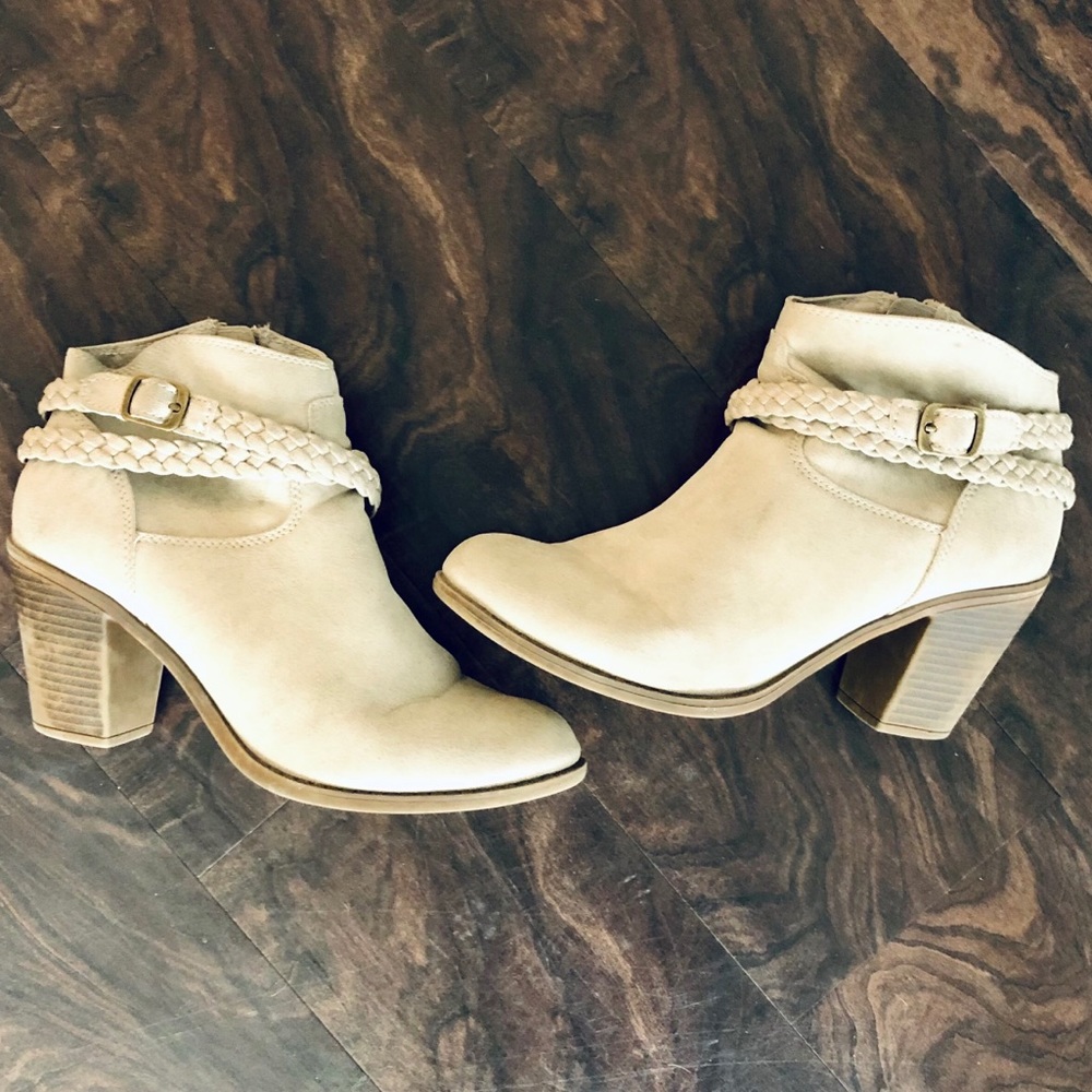 Light Tan / Cream Suede Braided Bootie